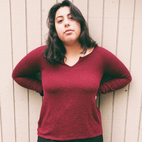 Maroon sweater - Picture 2 of 2
